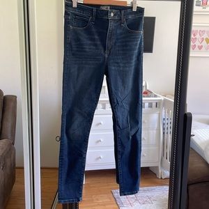 EUC Abercrombie Simone super skinny high rise Jean